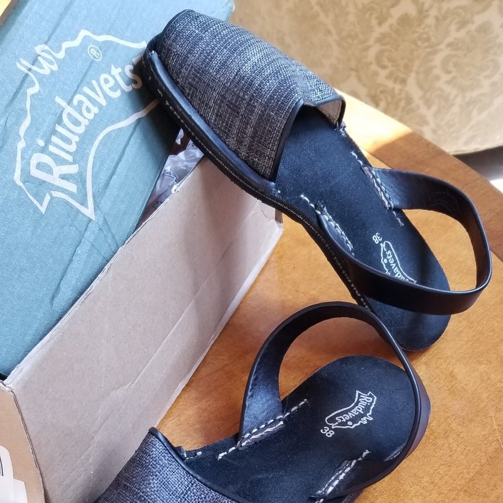 Riudavets from Spain, New, Canvas Gray Size 8 (38)